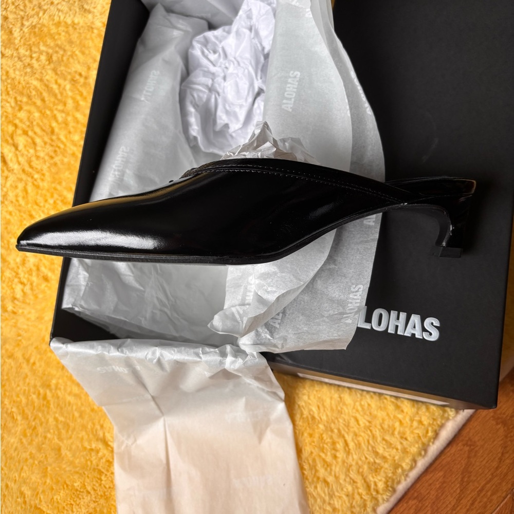 Alohas Tessa Black Leather Mules